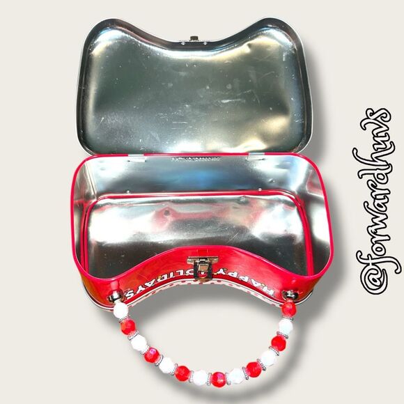 Sanrio Hello Kitty Christmas Metal Tin with Handle – Festive Holiday Design - Picture 6 of 11